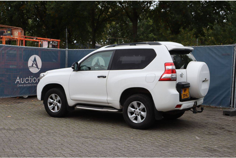 Toyota Land Cruiser - סדאן: תמונה 3 Toyota Land Cruiser - סדאן: תמונה 3