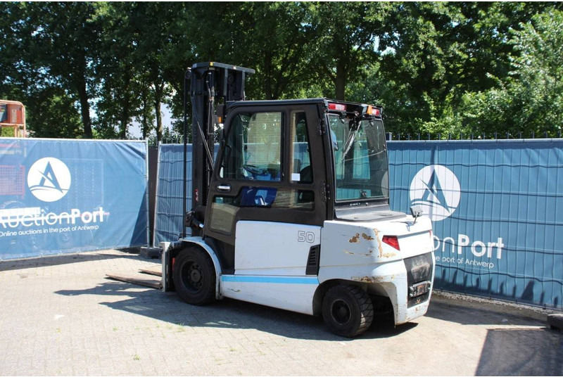 UniCarriers HX50 - מלגזה חשמלית: תמונה 3 UniCarriers HX50 - מלגזה חשמלית: תמונה 3