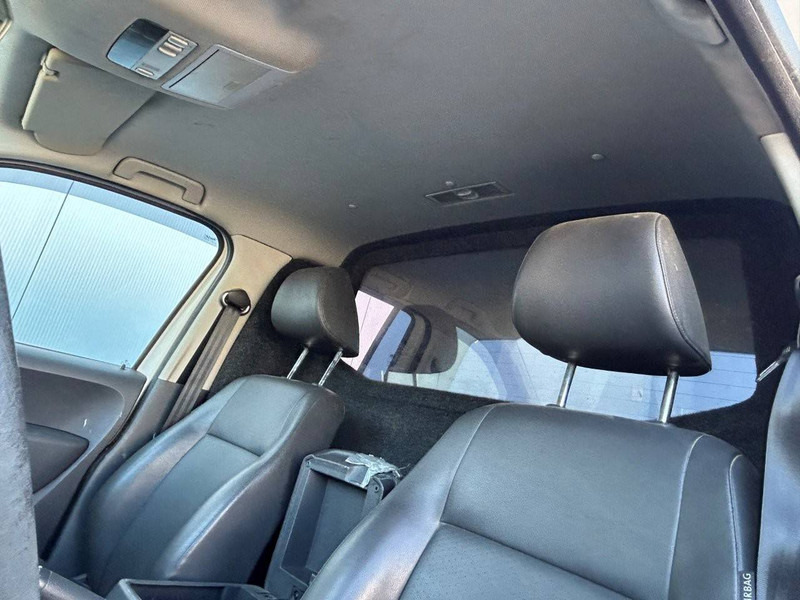 מכונית Volkswagen Amarok: תמונה 13