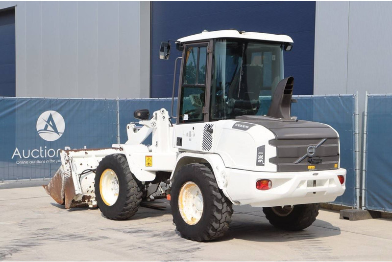 Volvo L30G - מעמיס גלגלים: תמונה 4 Volvo L30G - מעמיס גלגלים: תמונה 4