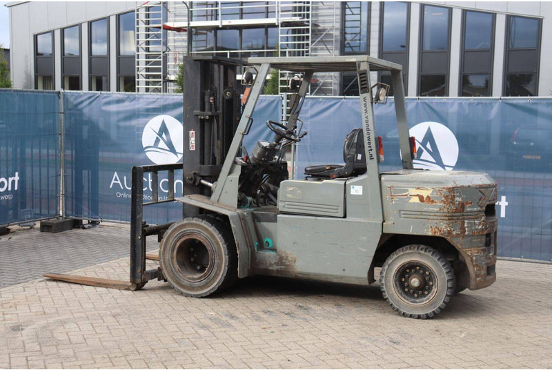 Yang FD-45IIP - מלגזת סולר: תמונה 3 Yang FD-45IIP - מלגזת סולר: תמונה 3