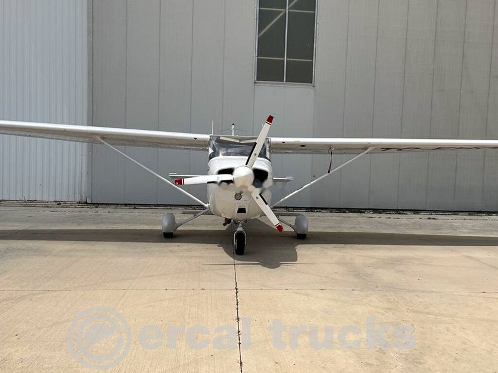 1977 Cessna 172N Diesel TC-EHO Airplane - ציוד תמיכת קרקע: תמונה 3 1977 Cessna 172N Diesel TC-EHO Airplane - ציוד תמיכת קרקע: תמונה 3
