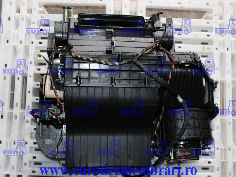 CARCASA SISTEM CLIMATIZARE MERCEDES ACTROS MP4 A9608305560 - חלק מזגן עבור משאית: תמונה 2 CARCASA SISTEM CLIMATIZARE MERCEDES ACTROS MP4 A9608305560 - חלק מזגן עבור משאית: תמונה 2