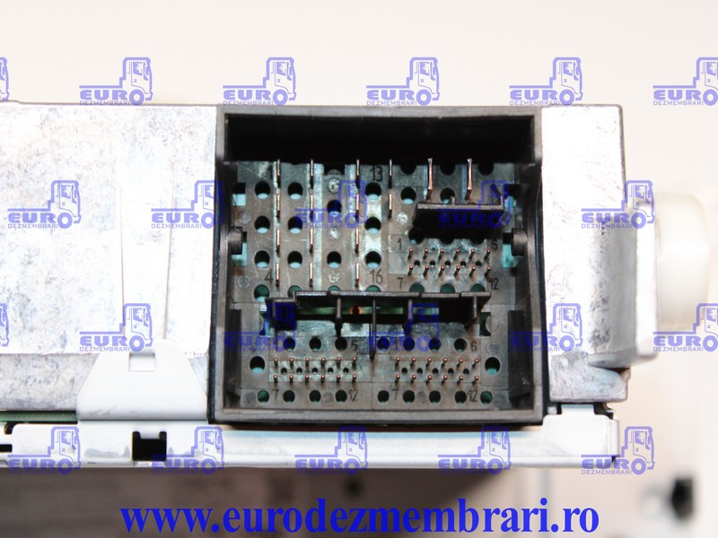 ELEMENT BORD UNITATE MULTIMEDIA AUS SCANIA SUPER 2906950, 2819280 - לוח מחוונים עבור משאית: תמונה 4 ELEMENT BORD UNITATE MULTIMEDIA AUS SCANIA SUPER 2906950, 2819280 - לוח מחוונים עבור משאית: תמונה 4