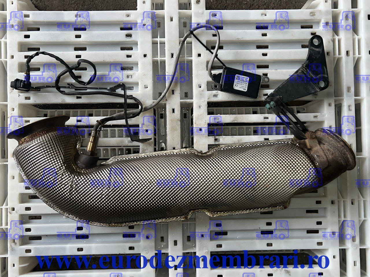 GALERIE EVACUARE + SENZOR NOXE MAN TGX D3876 51.15201.5355, 51.15201.5356, 51.15201.5334, 51.15201.5309, 51.15201.5327, 51.15408.0019, 51.15408.0012 - יריעת פליטה עבור משאית: תמונה 1 GALERIE EVACUARE + SENZOR NOXE MAN TGX D3876 51.15201.5355, 51.15201.5356, 51.15201.5334, 51.15201.5309, 51.15201.5327, 51.15408.0019, 51.15408.0012 - יריעת פליטה עבור משאית: תמונה 1