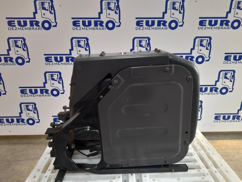 REZERVOR ADBLUE VOLVO 21143667 - מכל AdBlue עבור משאית: תמונה 1 REZERVOR ADBLUE VOLVO 21143667 - מכל AdBlue עבור משאית: תמונה 1