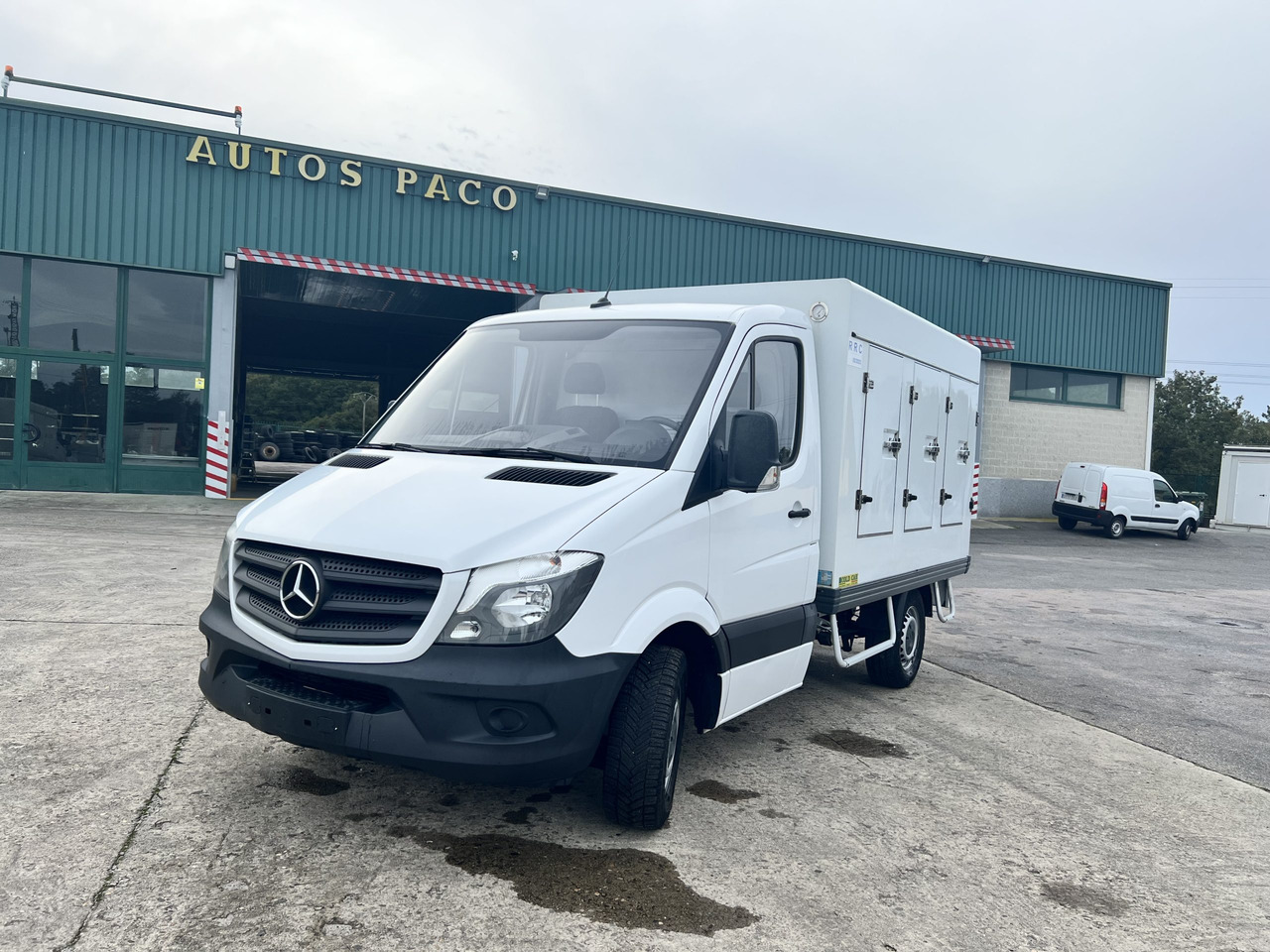 FUROGON HELADERO CON PLACAS MERCEDES Y IVECO - כלי רכב מסחרי לקירור: תמונה 5 FUROGON HELADERO CON PLACAS MERCEDES Y IVECO - כלי רכב מסחרי לקירור: תמונה 5