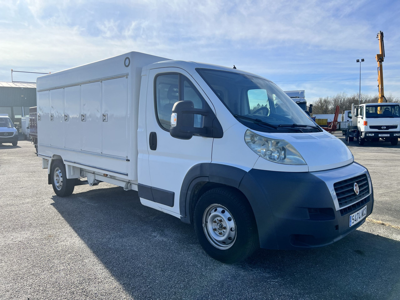 FUROGON HELADERO CON PLACAS MERCEDES Y IVECO - כלי רכב מסחרי לקירור: תמונה 3 FUROGON HELADERO CON PLACAS MERCEDES Y IVECO - כלי רכב מסחרי לקירור: תמונה 3
