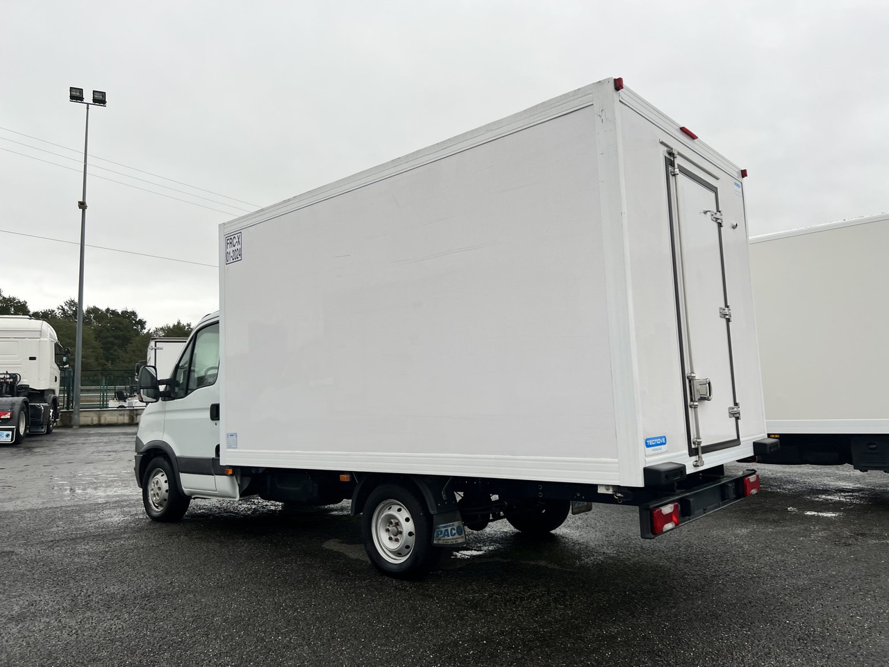 IVECO FRIGORIFICO - כלי רכב מסחרי לקירור: תמונה 3 IVECO FRIGORIFICO - כלי רכב מסחרי לקירור: תמונה 3