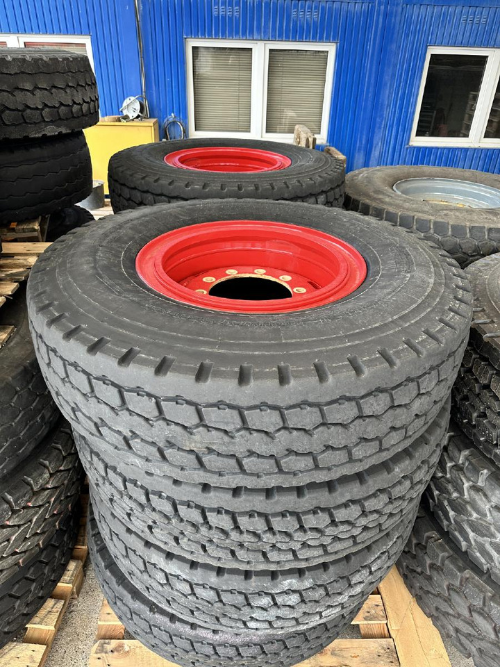 Liebherr Zubehör = Kompletträder 8 x Bridgestone VHS 385/95 R25 (14.00 R25) - עגורן נייד: תמונה 1 Liebherr Zubehör = Kompletträder 8 x Bridgestone VHS 385/95 R25 (14.00 R25) - עגורן נייד: תמונה 1