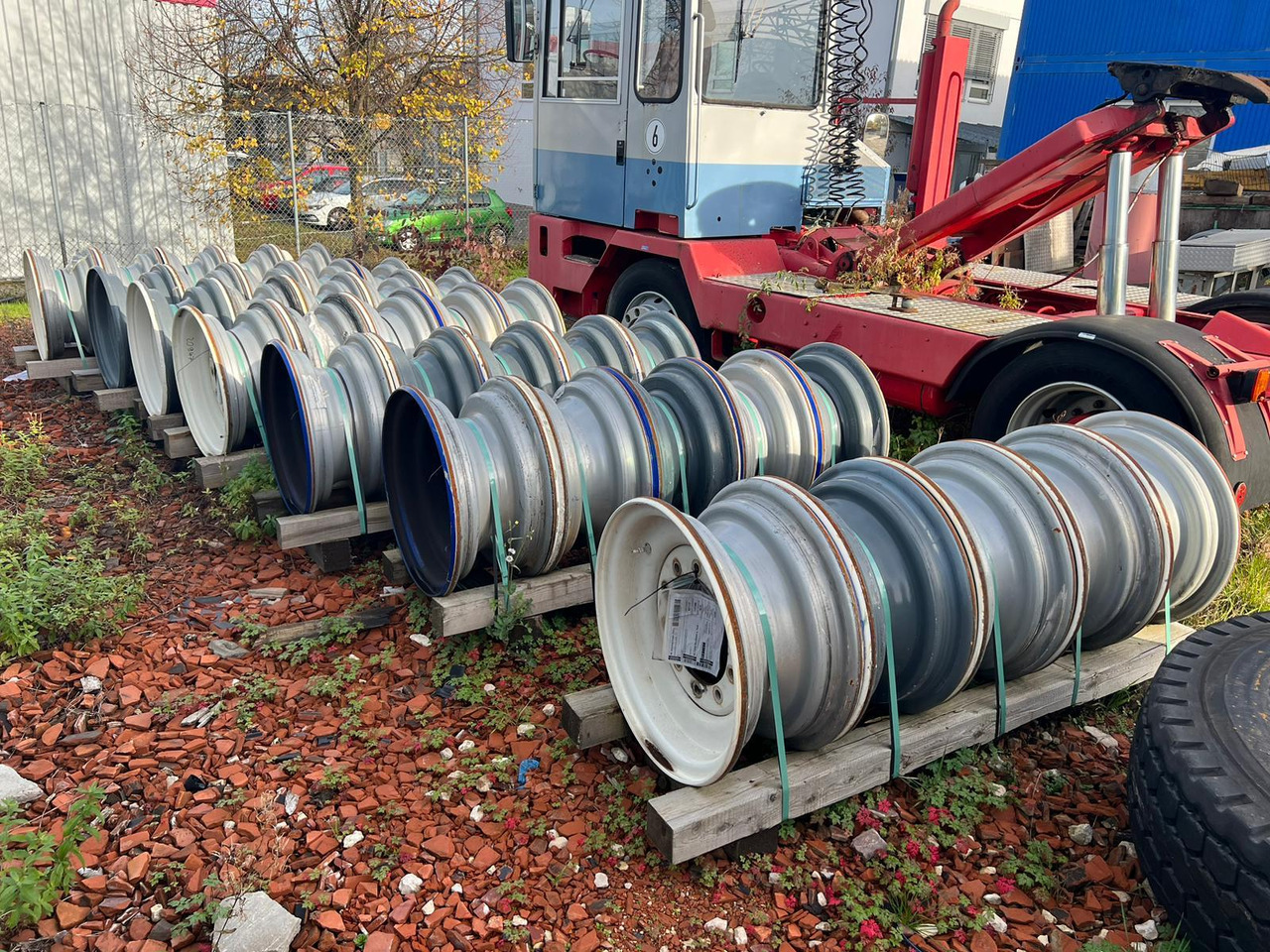 Liebherr Zubehör = Stahlfelgen für LTM Mobilkräne ab Baujahr 2016 - Typ 25-11.00/1,7 - עגורן נייד: תמונה 2 Liebherr Zubehör = Stahlfelgen für LTM Mobilkräne ab Baujahr 2016 - Typ 25-11.00/1,7 - עגורן נייד: תמונה 2
