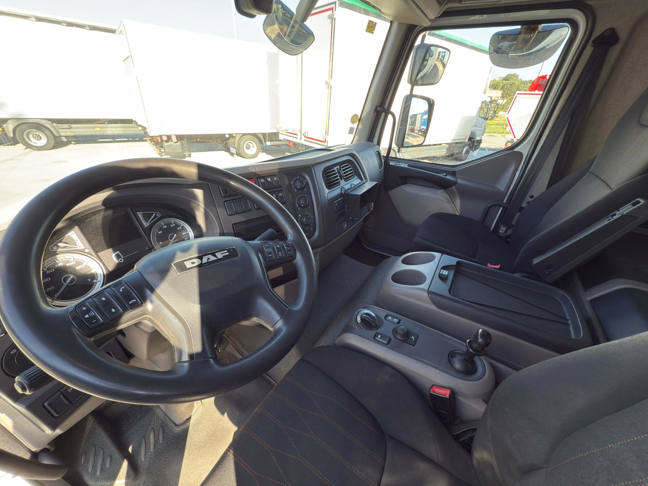 DAF LF 290 FA E6 (VAN) - משאית תיבה: תמונה 5 DAF LF 290 FA E6 (VAN) - משאית תיבה: תמונה 5