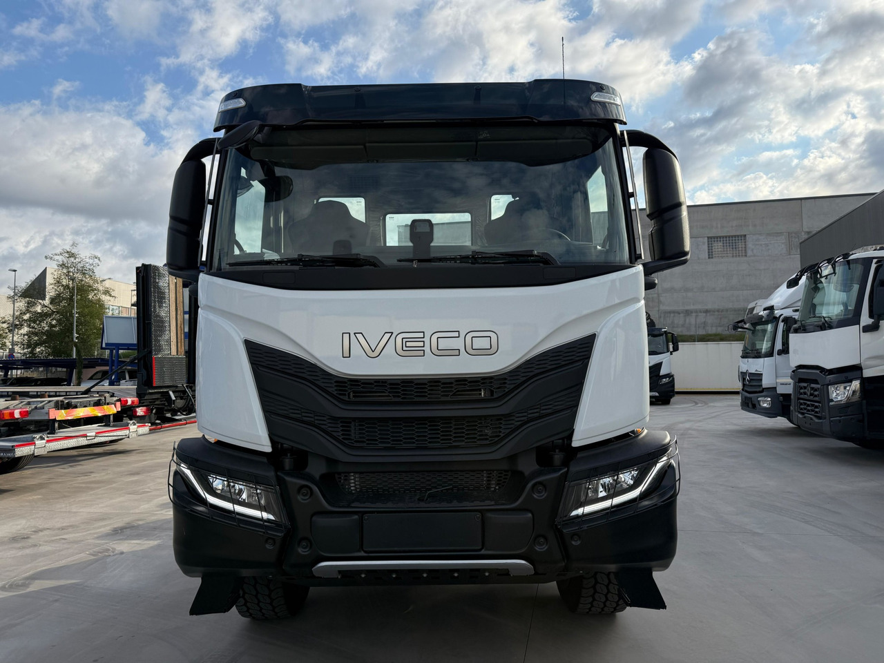 IVECO AD300X46Z OFF X-Way HI-TRACTION E6 (Chassis) - משאית עם שלדת תא: תמונה 3 IVECO AD300X46Z OFF X-Way HI-TRACTION E6 (Chassis) - משאית עם שלדת תא: תמונה 3