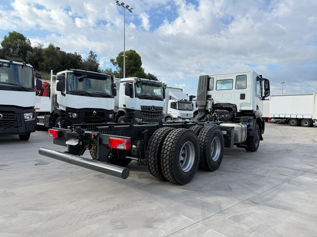 IVECO AD300X46Z OFF X-Way HI-TRACTION E6 (Chassis) - משאית עם שלדת תא: תמונה 4 IVECO AD300X46Z OFF X-Way HI-TRACTION E6 (Chassis) - משאית עם שלדת תא: תמונה 4