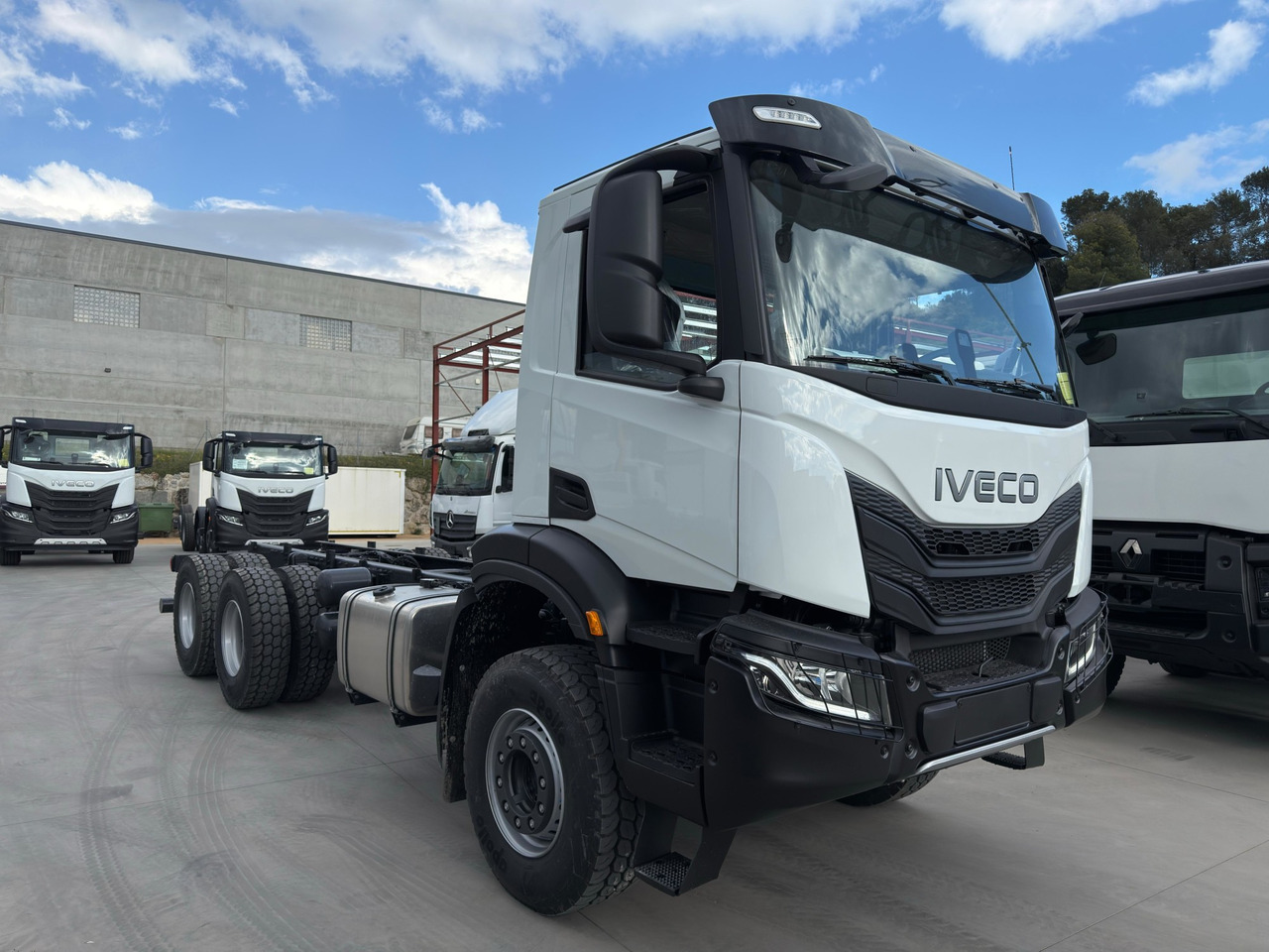 IVECO AD380T46 6x4 E6 (Chassis) - משאית עם שלדת תא: תמונה 2 IVECO AD380T46 6x4 E6 (Chassis) - משאית עם שלדת תא: תמונה 2