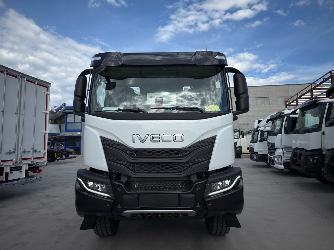 IVECO AD410T50 T-WAY 8x4 E6 (Chassis) - משאית עם שלדת תא: תמונה 3 IVECO AD410T50 T-WAY 8x4 E6 (Chassis) - משאית עם שלדת תא: תמונה 3