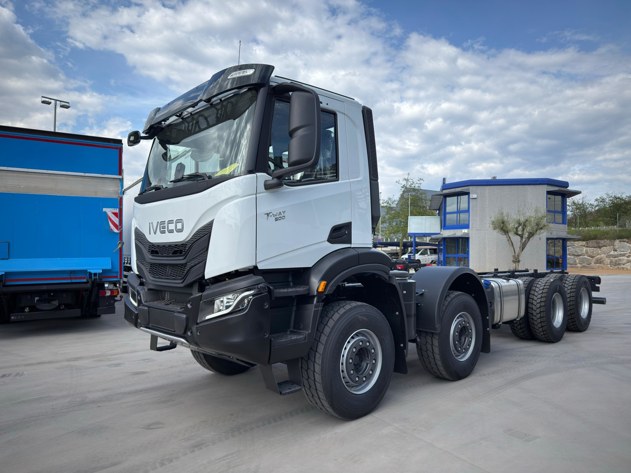 IVECO AD410T50 T-WAY 8x4 E6 (Chassis) - משאית עם שלדת תא: תמונה 1 IVECO AD410T50 T-WAY 8x4 E6 (Chassis) - משאית עם שלדת תא: תמונה 1