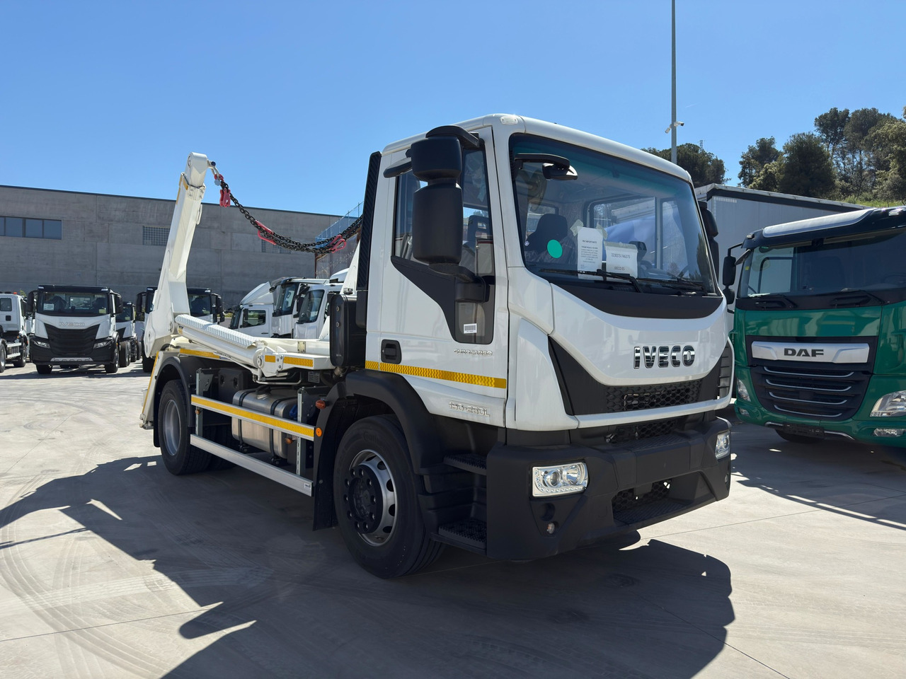 IVECO ML190E28L Eurocargo E6 (Track Equipment) - משאית דילוג העמסה: תמונה 2 IVECO ML190E28L Eurocargo E6 (Track Equipment) - משאית דילוג העמסה: תמונה 2