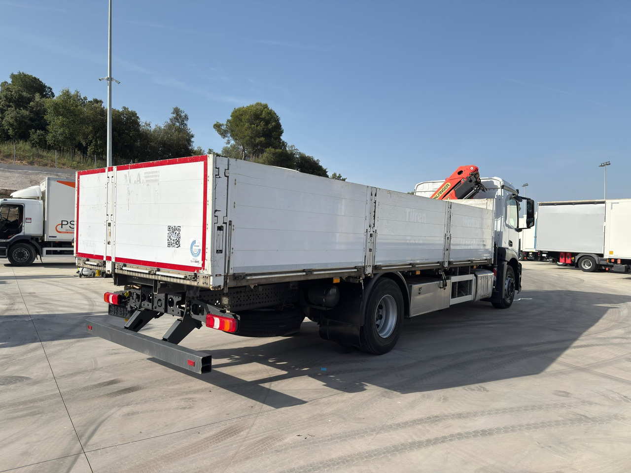 MERCEDES BENZ 18.30 Antos E6 (Platform and Grave) - משאית צד נופל/ שטוחה, משאית מנוף: תמונה 3 MERCEDES BENZ 18.30 Antos E6 (Platform and Grave) - משאית צד נופל/ שטוחה, משאית מנוף: תמונה 3