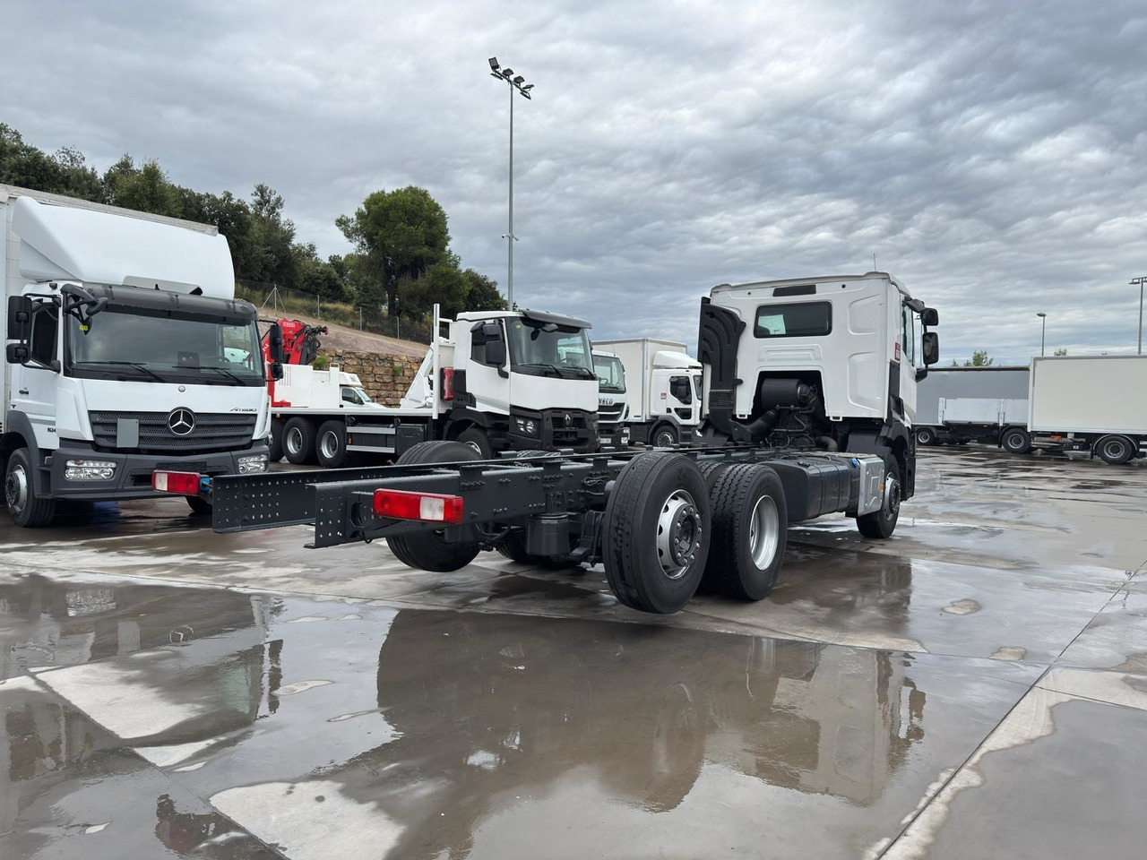 RENAULT C380.26 E6 (Chassis) - משאית עם שלדת תא: תמונה 2 RENAULT C380.26 E6 (Chassis) - משאית עם שלדת תא: תמונה 2