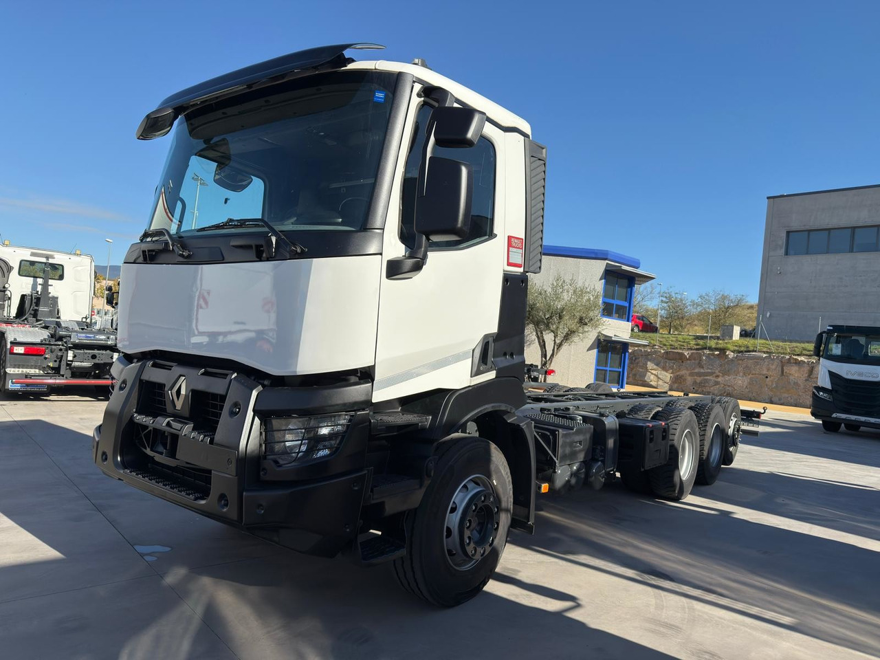 RENAULT C460 E6 (Chassis) - משאית עם שלדת תא: תמונה 1 RENAULT C460 E6 (Chassis) - משאית עם שלדת תא: תמונה 1