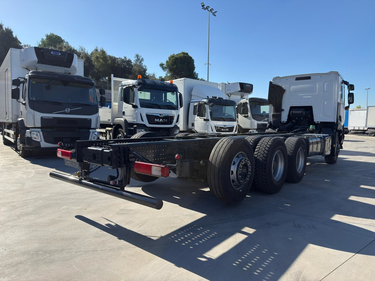 RENAULT C460 E6 (Chassis) - משאית עם שלדת תא: תמונה 3 RENAULT C460 E6 (Chassis) - משאית עם שלדת תא: תמונה 3