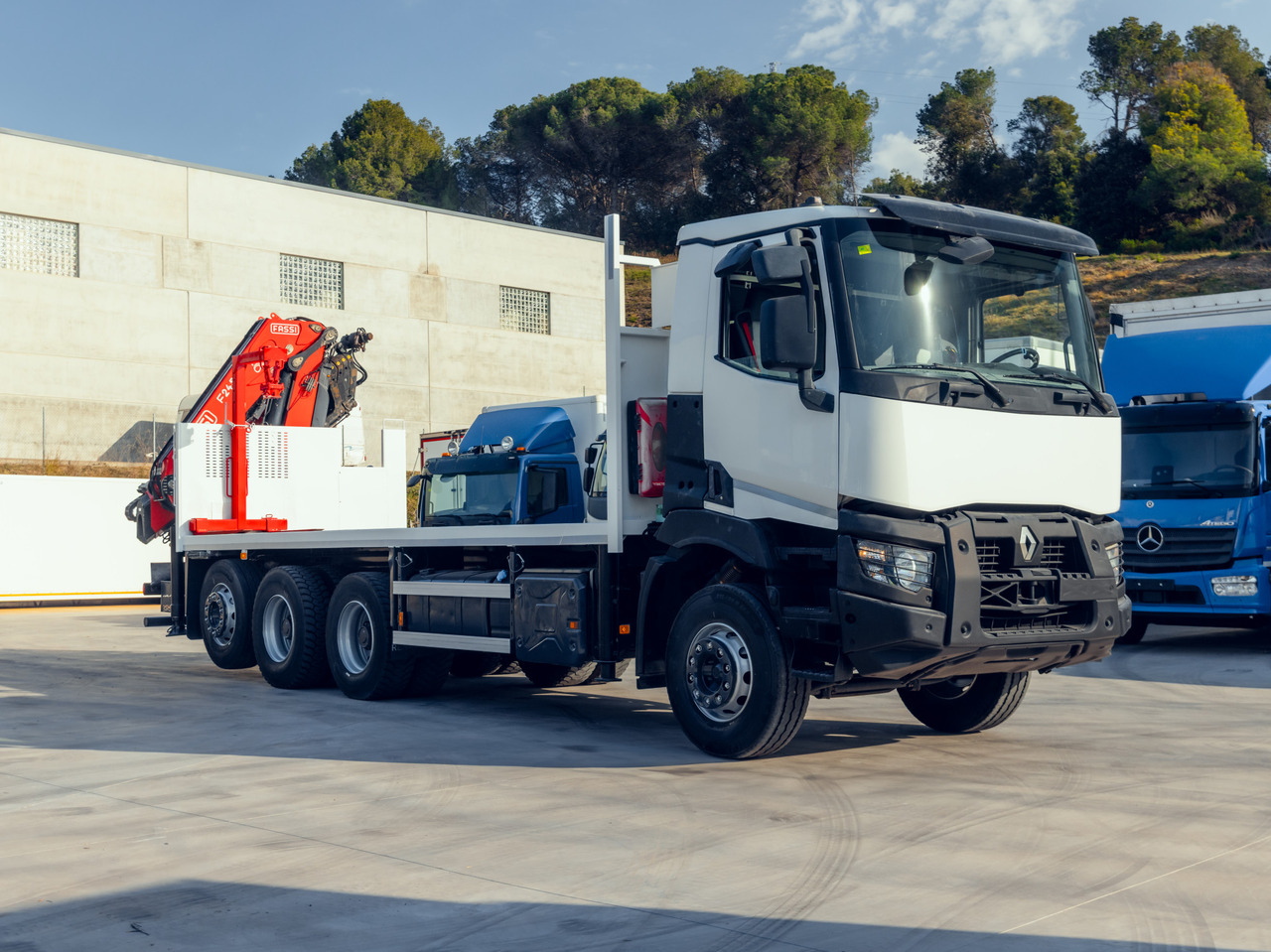 RENAULT C460 E6 (Platform) - משאית צד נופל/ שטוחה, משאית מנוף: תמונה 2 RENAULT C460 E6 (Platform) - משאית צד נופל/ שטוחה, משאית מנוף: תמונה 2