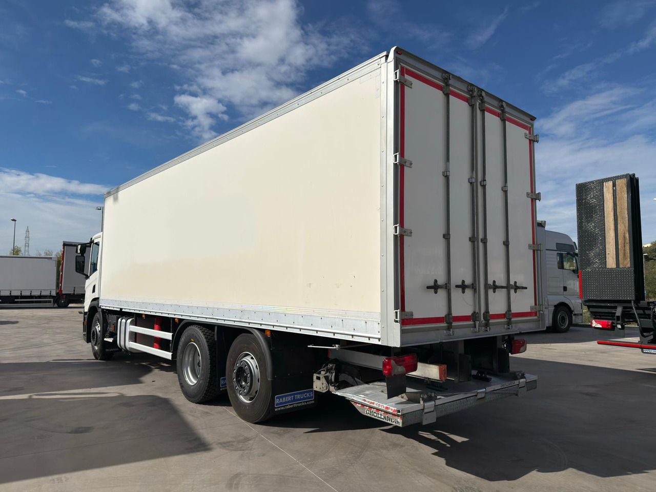 SCANIA P360 E6 (VAN) - משאית תיבה: תמונה 3 SCANIA P360 E6 (VAN) - משאית תיבה: תמונה 3