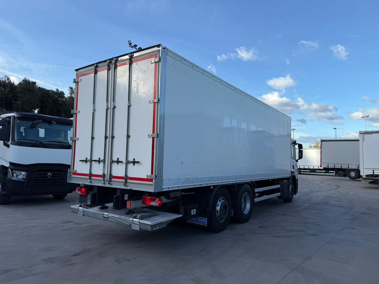 SCANIA P360 E6 (VAN) - משאית תיבה: תמונה 4 SCANIA P360 E6 (VAN) - משאית תיבה: תמונה 4