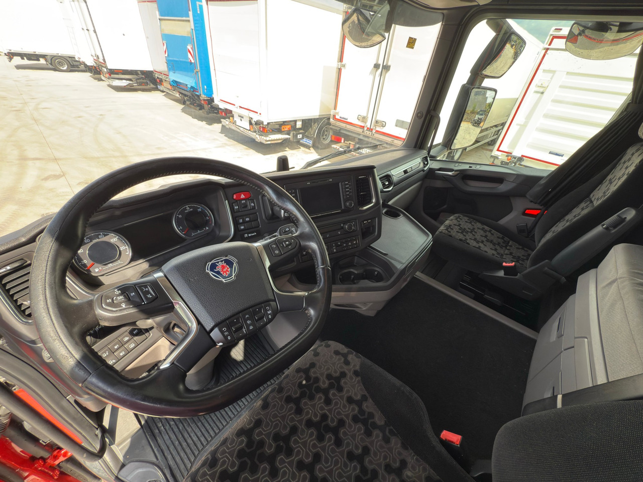 SCANIA R450 E6 (Tauliner) - משאית וילונות צד: תמונה 5 SCANIA R450 E6 (Tauliner) - משאית וילונות צד: תמונה 5