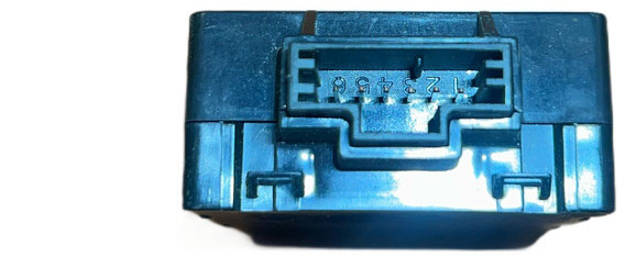 MAN - ECU: תמונה 3 MAN - ECU: תמונה 3