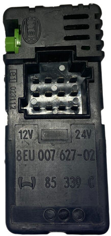 MAN - ECU: תמונה 3 MAN - ECU: תמונה 3