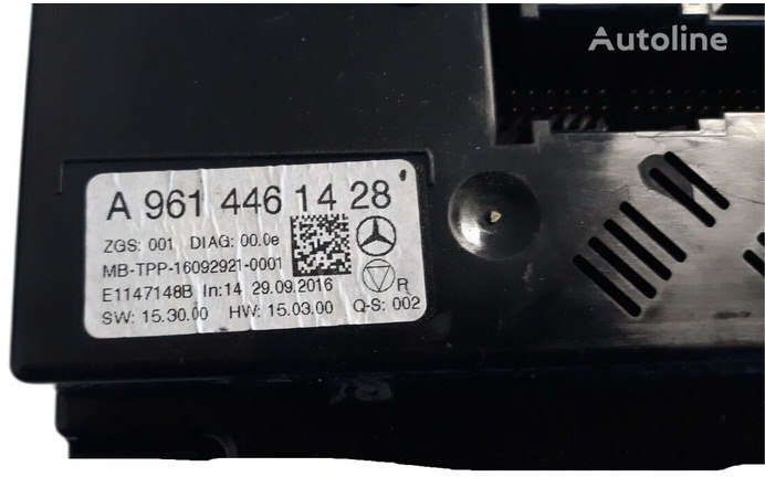 Mercedes-Benz 2016 - לוח מחוונים: תמונה 3 Mercedes-Benz 2016 - לוח מחוונים: תמונה 3