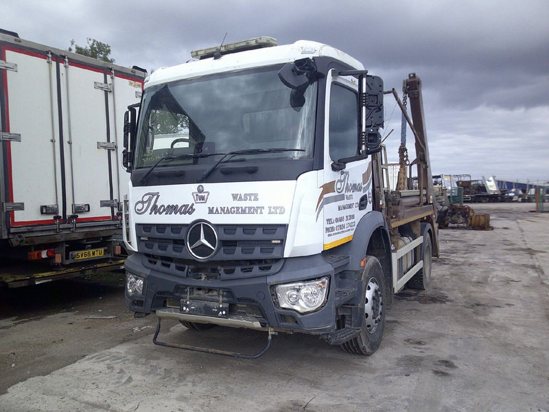 Mercedes-Benz Antos - תא ופנים הרכב: תמונה 3 Mercedes-Benz Antos - תא ופנים הרכב: תמונה 3