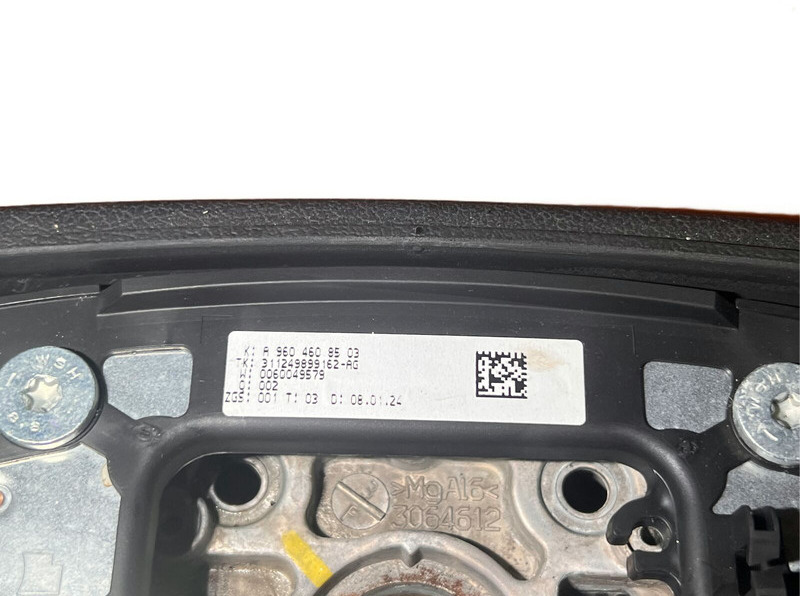 Mercedes-Benz MP5 - גלגל הגה: תמונה 4 Mercedes-Benz MP5 - גלגל הגה: תמונה 4