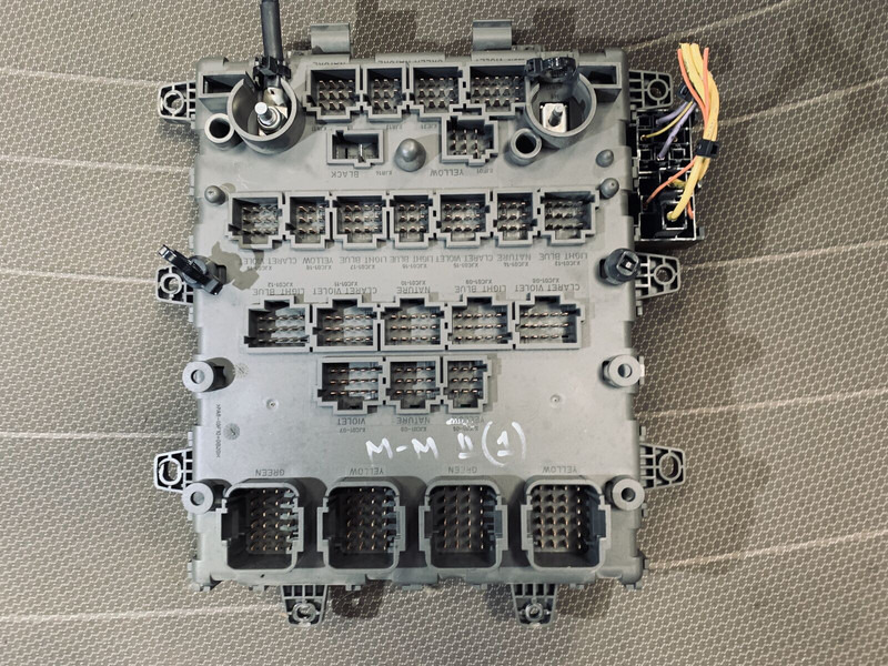 Renault MAGNUM - מערכת חשמל: תמונה 2 Renault MAGNUM - מערכת חשמל: תמונה 2