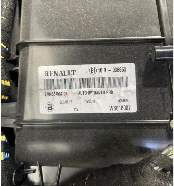 Renault euro 6 - חלק מזגן: תמונה 3 Renault euro 6 - חלק מזגן: תמונה 3