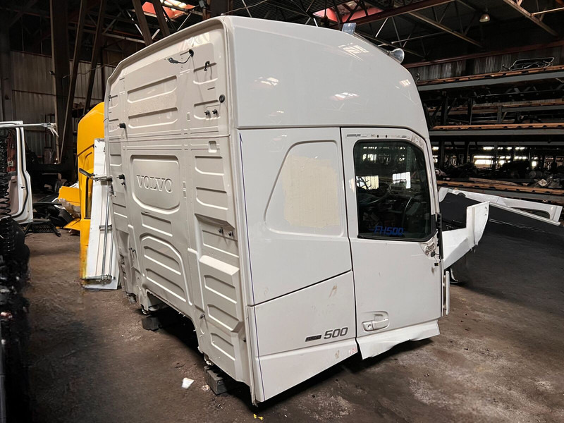 Volvo FH - תא ופנים הרכב: תמונה 4 Volvo FH - תא ופנים הרכב: תמונה 4