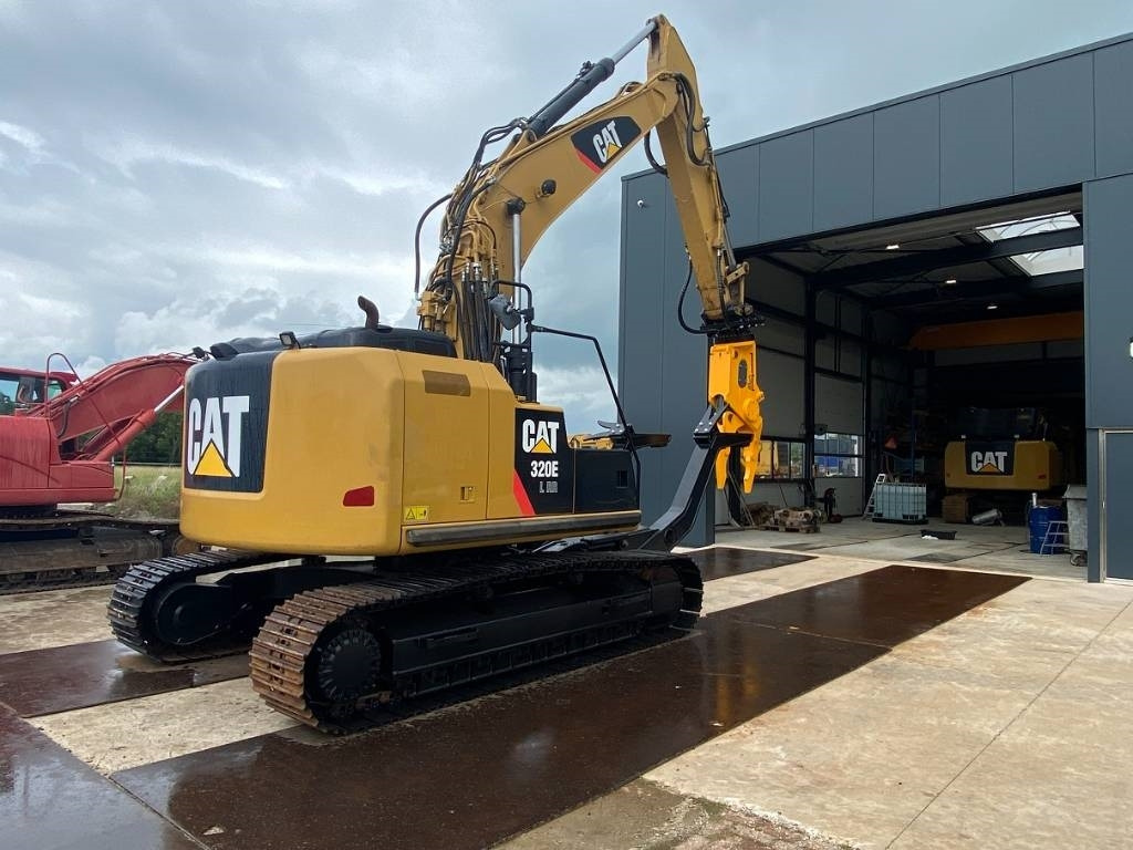 CAT 320 EL LR CAR DISMANTLER  - מחפר הריסה: תמונה 4 CAT 320 EL LR CAR DISMANTLER  - מחפר הריסה: תמונה 4