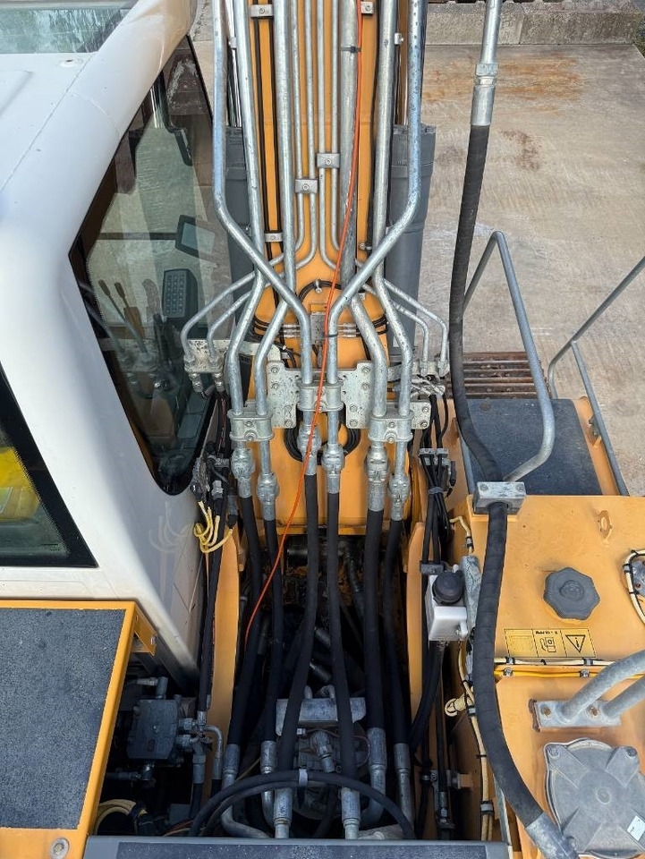 Liebherr R922 LC - מחפר סורק: תמונה 4 Liebherr R922 LC - מחפר סורק: תמונה 4
