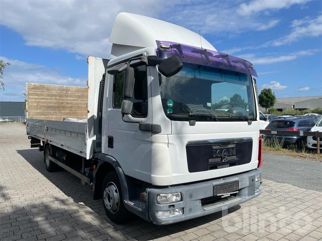 2009 MAN TGL - משאית צד נופל/ שטוחה: תמונה 1 2009 MAN TGL - משאית צד נופל/ שטוחה: תמונה 1