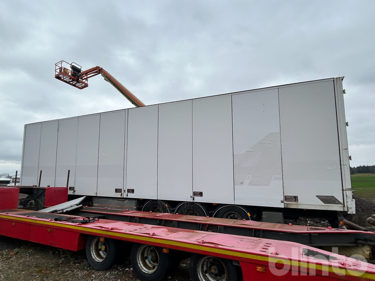 Ekeri/Krone - סמיטריילר בתיבה סגורה, נגרר דולי: תמונה 4 Ekeri/Krone - סמיטריילר בתיבה סגורה, נגרר דולי: תמונה 4