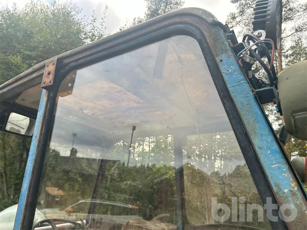 טרקטור חקלאי FORD 4000: תמונה 8