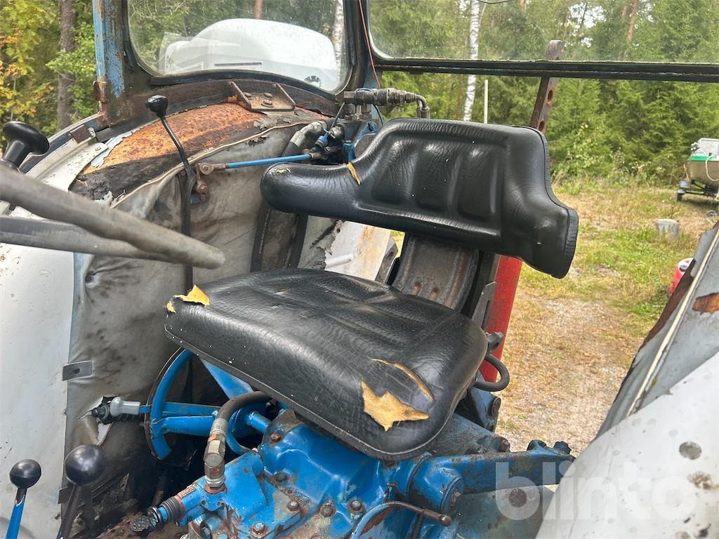 טרקטור חקלאי FORD 4000: תמונה 49