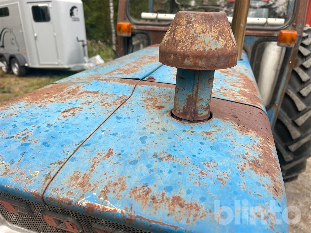 טרקטור חקלאי FORD 4000: תמונה 25