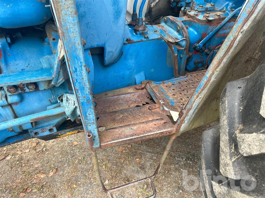 טרקטור חקלאי FORD 4000: תמונה 14