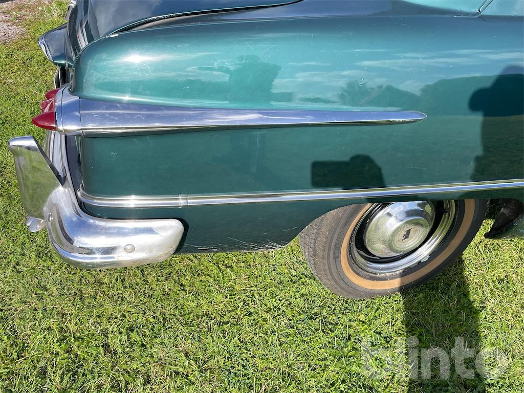 מכונית FORD V-8 CUSTOM DE LUXE: תמונה 26