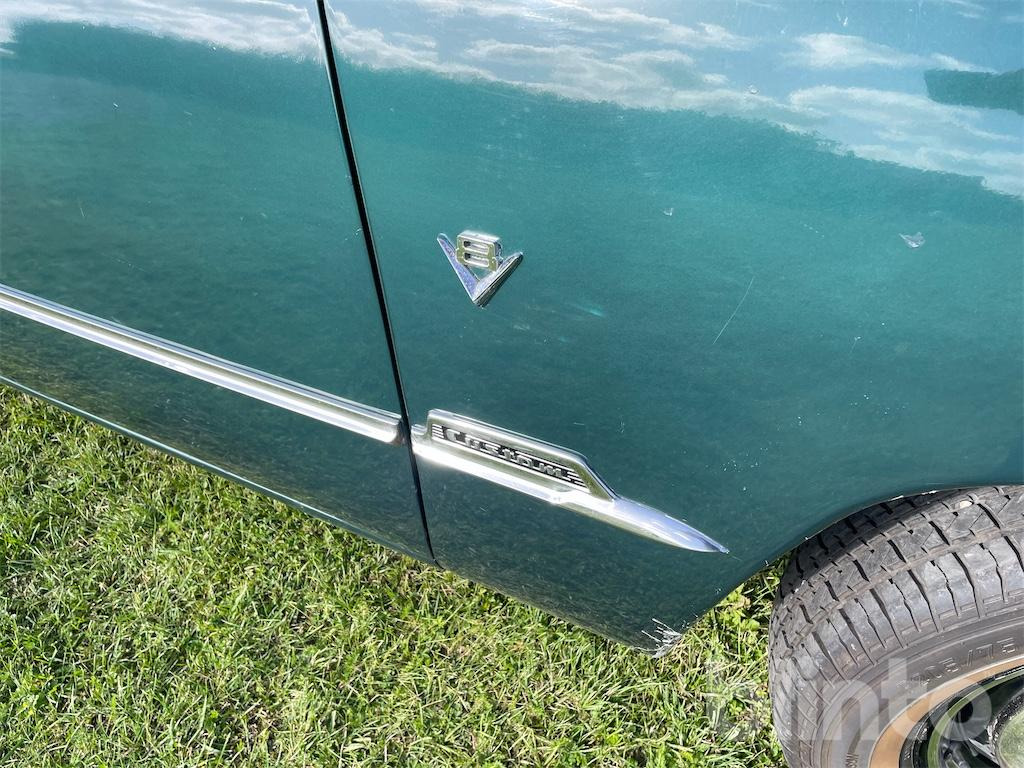 מכונית FORD V-8 CUSTOM DE LUXE: תמונה 35
