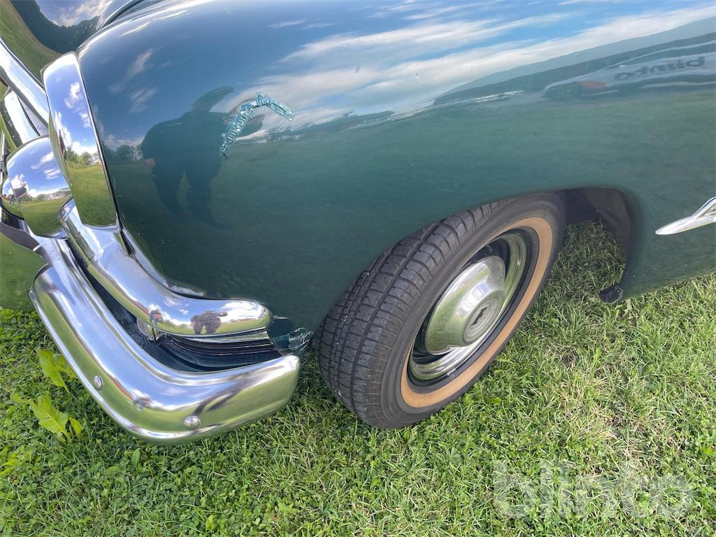מכונית FORD V-8 CUSTOM DE LUXE: תמונה 40