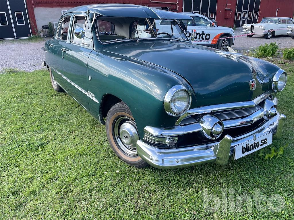 FORD V-8 CUSTOM DE LUXE - מכונית: תמונה 2 FORD V-8 CUSTOM DE LUXE - מכונית: תמונה 2